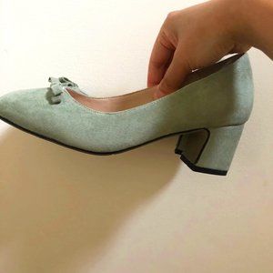 Bow Knot Matcha Green suede Low heels size 7